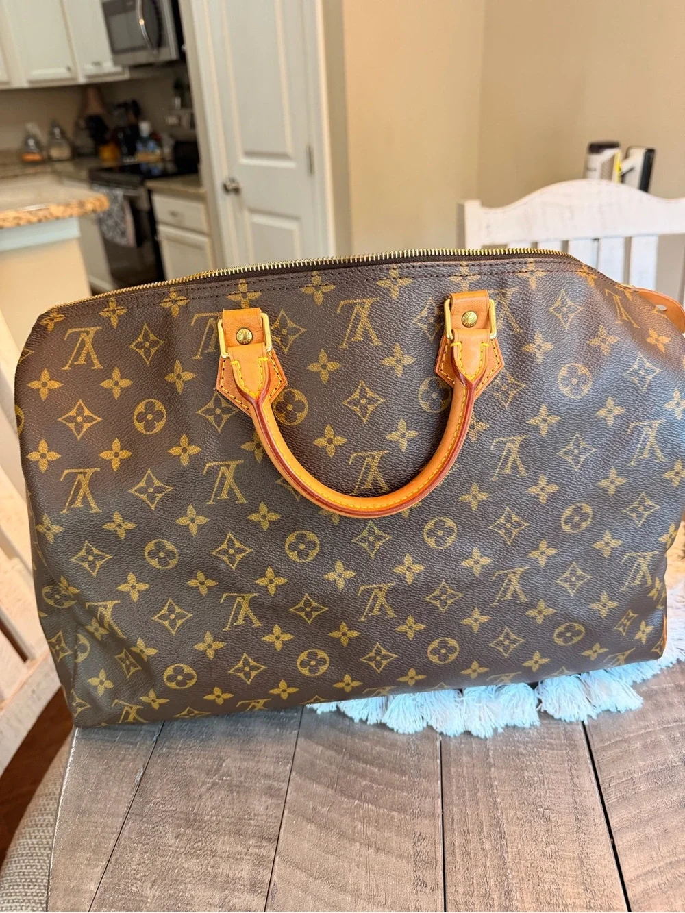 Louis Vuitton Monogram Canvas Speedy 40 Top-Handle Bag in Brown - Picture 1 of 8